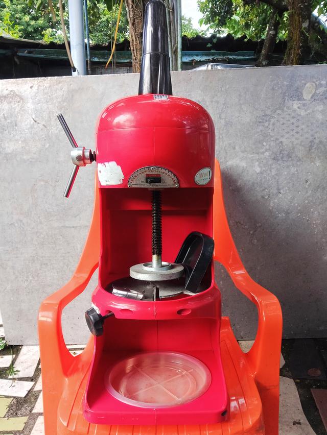 เครื่องไสน้ำแข็งเกล็ดหิมะ บิงซู สีแดง รุ่น Well (หรือที่รู้จักในชื่อเครื่องทำบิงซูสไตล์ไต้หวัน)