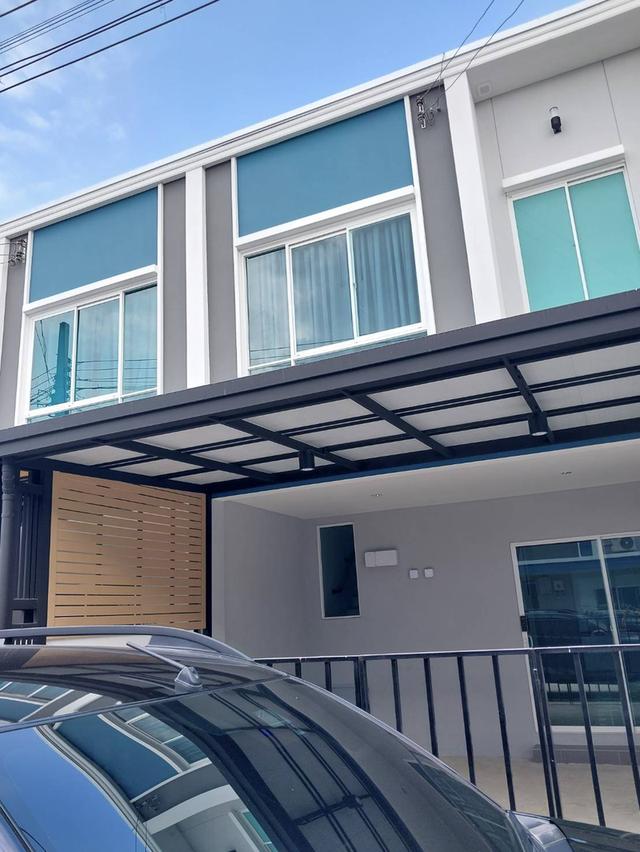 ต่อเติมโครงหลังคาบ้าน แบบโมเดิร์น รูปที่ 14