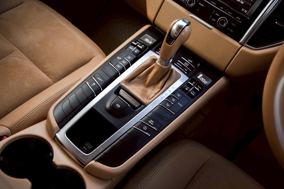 รหัสรถ CBL5899 Porsche Macan 2.0 Turbo AT 2015 13