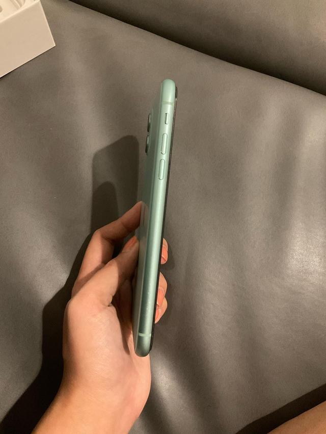 iPhone 11 สีเขียว 4