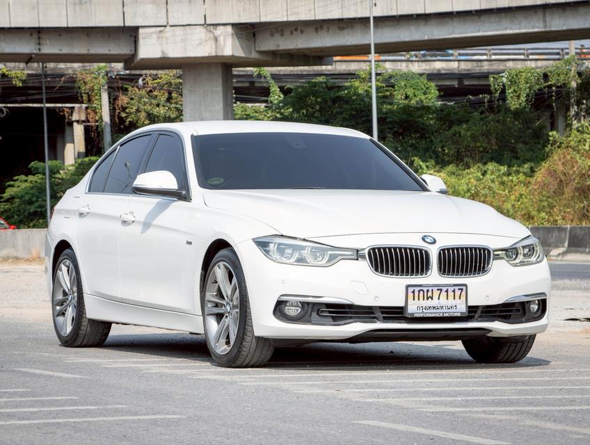 BMW 320i 2.0 LUXURY ปี 2017