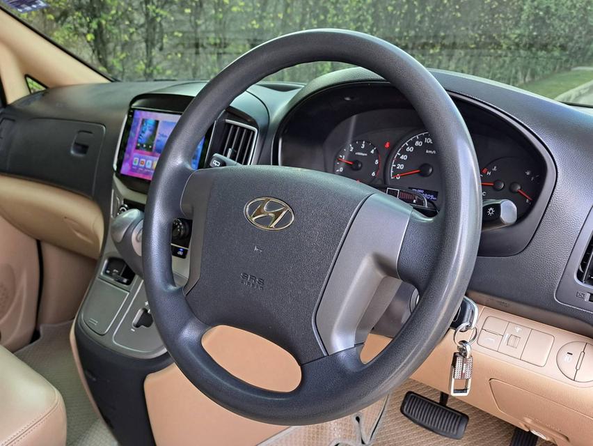 ขายถูก เพียง🔥Sale 589,000🔥เท่านั้น Hyundai H1 2.5 ดีเซล ปี 17 วิ่งน้อยไมล์แท้ 11