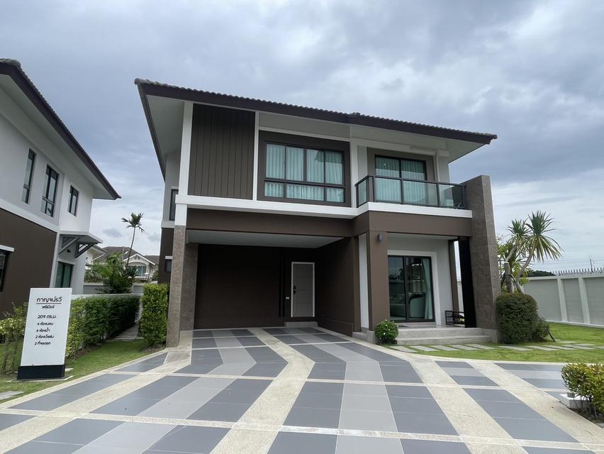 บ้านเดี่ยวหลังใหญ่ 4 ห้องนอน หมู่บ้านกาญจน์กนก 2 เฟส 4 ทำเลโครงการติดถนนเส้นหลักวงแหวนรอบนอก เดินทางสะดวก พร้อมโปโมชั่นของแถมและส่วนลดมากมาย 1