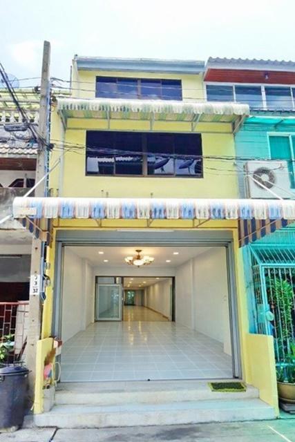 ซ.สาธุประดิษฐ์ 52-60 BRT วัดดอกไม้ 1.0 กม.อาคารให้เช่า 4 ชั้น รีโนเวทใหม่ ฟังก์ชัน 5 นอน 3 น้ำ 18 ตร.วา. 288 ตร.ม. ถ.พระ 1