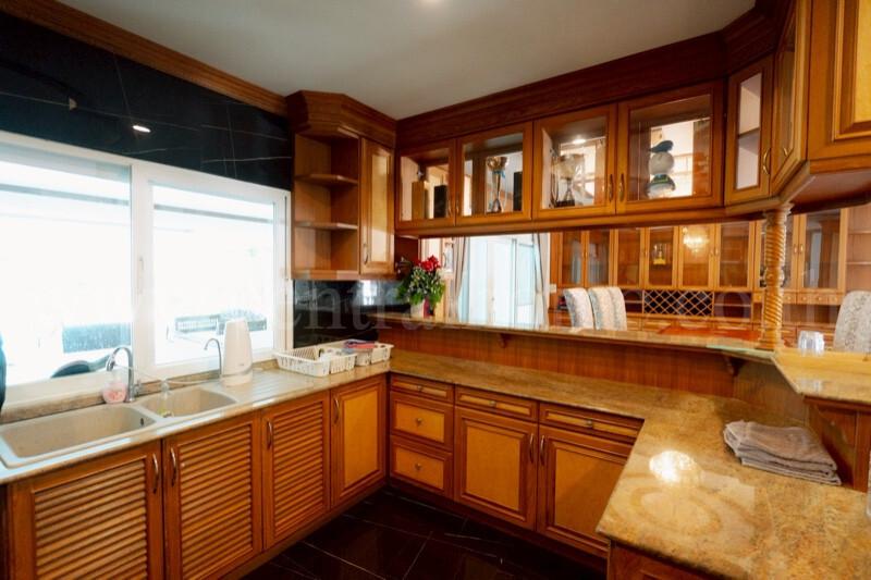 บ้านพักตากอากาศ 2 หลัง พร้อมที่ดิน 2 ไร่ บางละมุง - ชลบุรี 7