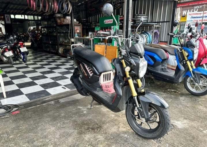 Honda Zoomer X สีดำ 4