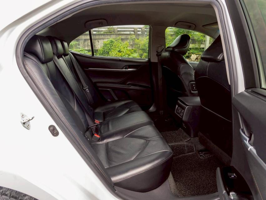 ขาย Toyota Camry 2.0G ปี19 14