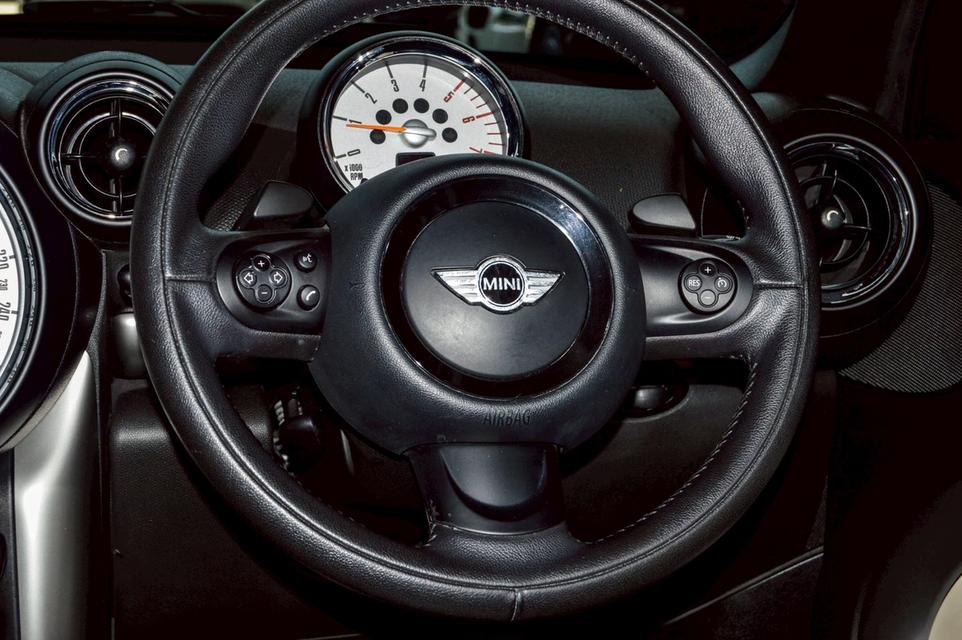 Mini Cooper D Look2 Countryman (R60) ปี 2014 ราคา 499,000 บาท รูปที่ 8