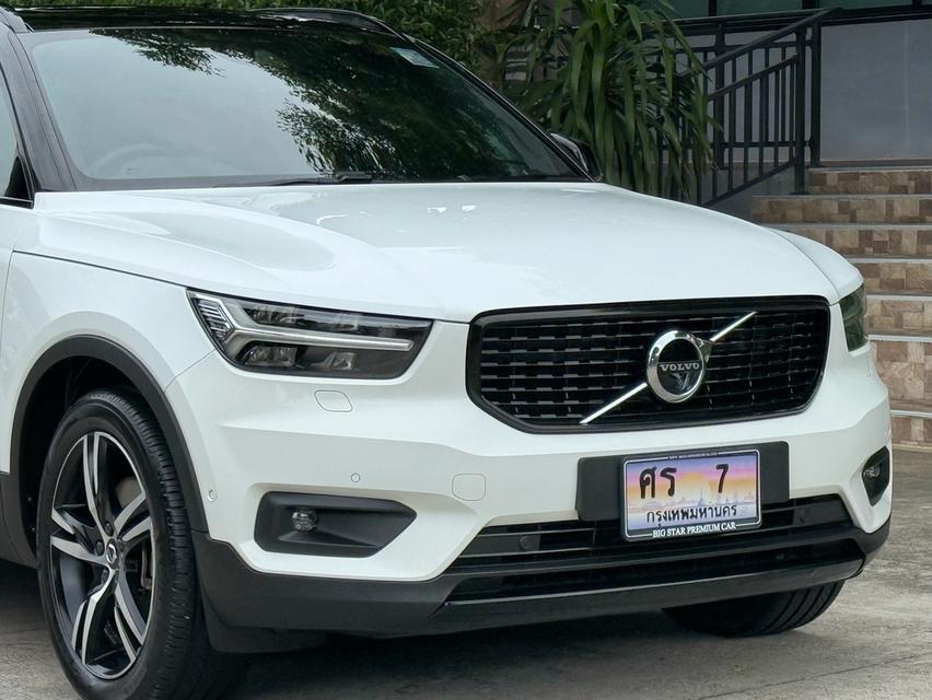 2020 VOLVO XC 40 T5 R DESIGN รุ่น TOP รถมือเดียวออกป้ายแดง รถวิ่งน้อย เข้าศูนย์ทุกระยะ รถไม่เคยมีอุบัติเหตุครับ รูปที่ 8