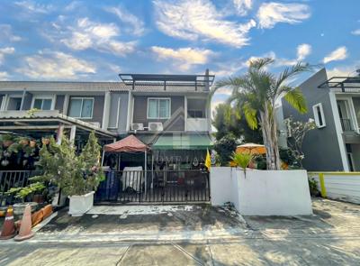 ทาวน์เฮ้าส์ 2 ชั้น หมู่บ้าน เดอะ คัลเลอร์ รังสิต - คลอง 4 (หลังมุม) 1