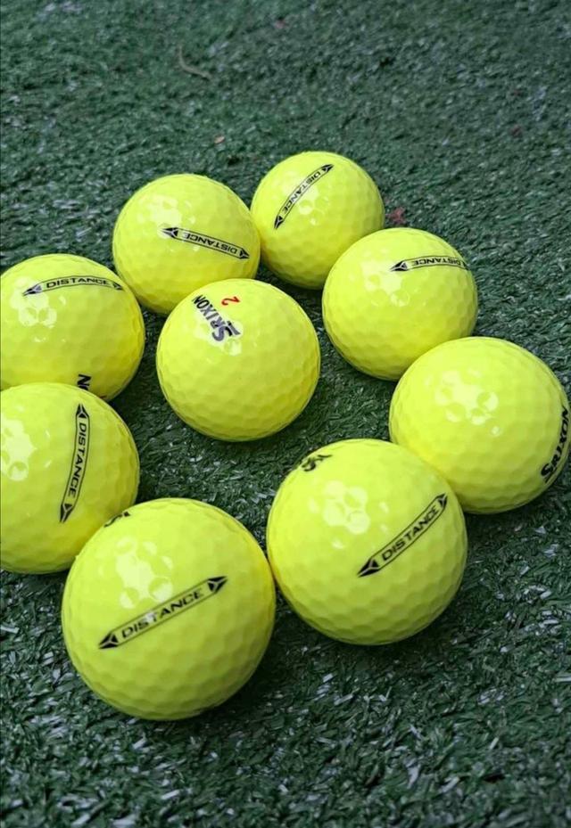 ลูกกอล์ฟ Srixon distance