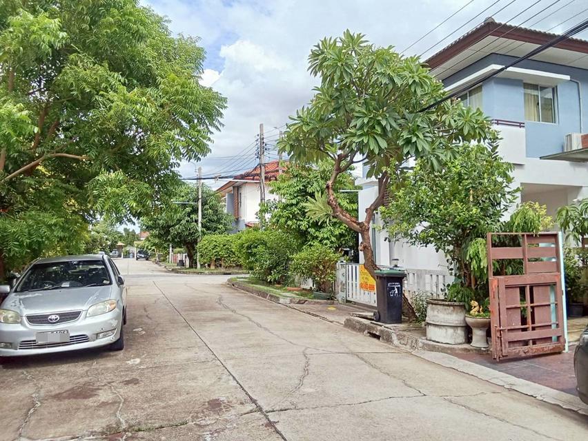 ขายบ้านแฝด 2 ชั้น หลังมุม หมู่บ้านพร้อมพัฒน์กรีนโนวา ใกล้ซาฟารีเวิลด์ 2