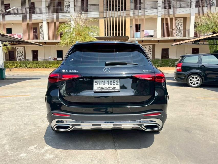 Mercedes-Benz GLC 350e 4MATIC AMG Dynamic (W254) ปี 2023 จด 2024 สีดำ รูปที่ 4