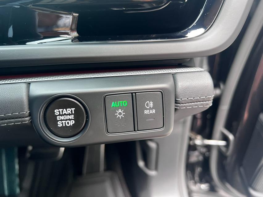Porsche Panamera Executive 2025 ออกศูนย์ AAS 040725 วารันตีเหลือๆ Options ล้น รูปที่ 6