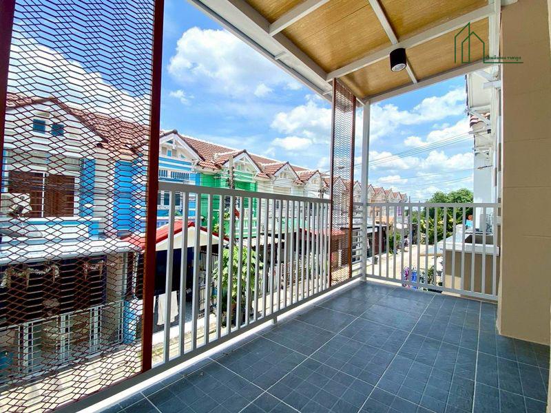 ทาวน์เฮาส์ รีโนเวทใหม่ หมู่บ้านปิยวรารมย์ ถนนบ้านกล้วย-ไทรน้อย ฟรีโอน  15