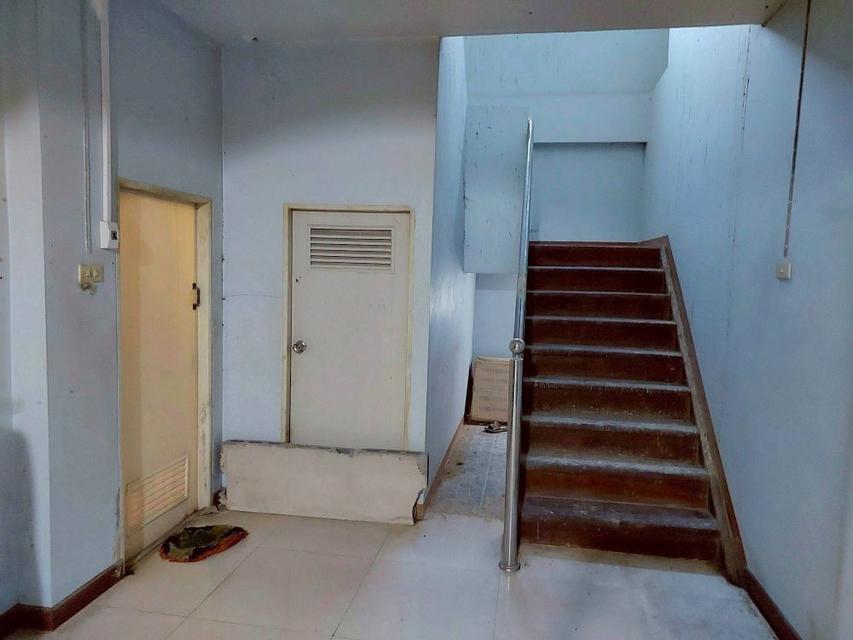 ขายบ้านเดี่ยว 2 ชั้น ตามสภาพ เนื้อที่ 203 ตร.ว. บ้านหันหน้าทิศเหนือ ใกล้ตัวเมือง ใกล้วัดเจดีย์หอย ลาดบัวหลวง พระนครศรีอยุธยา 8