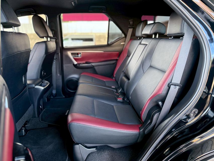 TOYOTA FORTUNER 2.4 LEGENDER 2022  13