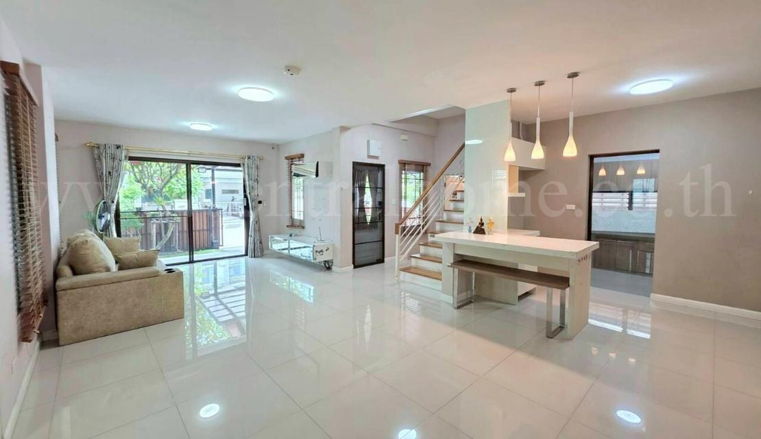 บ้านเดี่ยว มัณฑนา เลค วัชรพล - รามอินทรา หลังมุม 9