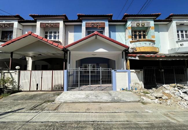 ขายทาวน์เฮ้าส์ หมู่บ้านปิยวรารมย์ 3 ถนนบ้านกล้วย-ไทรน้อย อำเภอไทรน้อย นนทบุรี