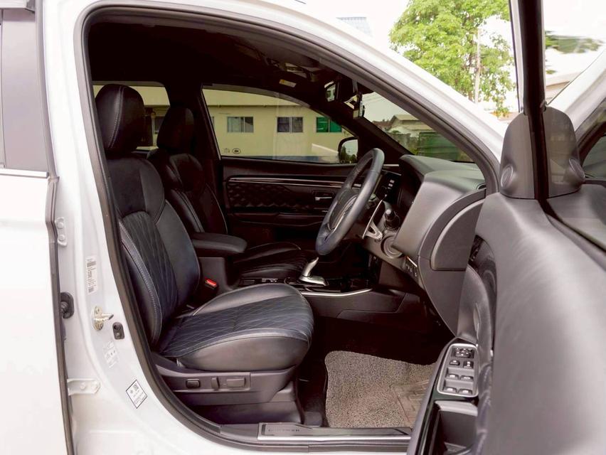 Mitsubishi Outlander Phev 2.4 GT Premium 4wd ปี 2021 9
