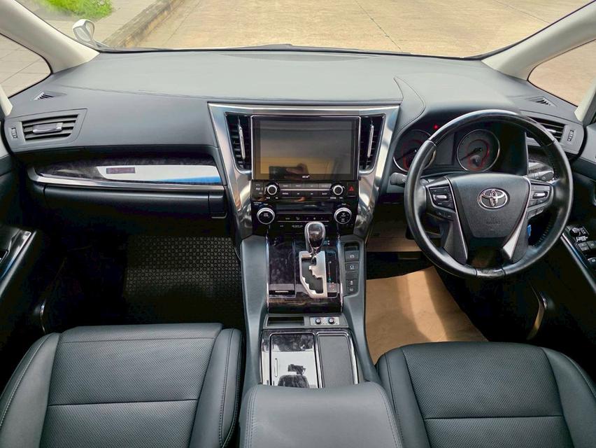 Toyota ALPHARD SC สีขาว ปี 2022 ไมล์ 60,000 กม.  10