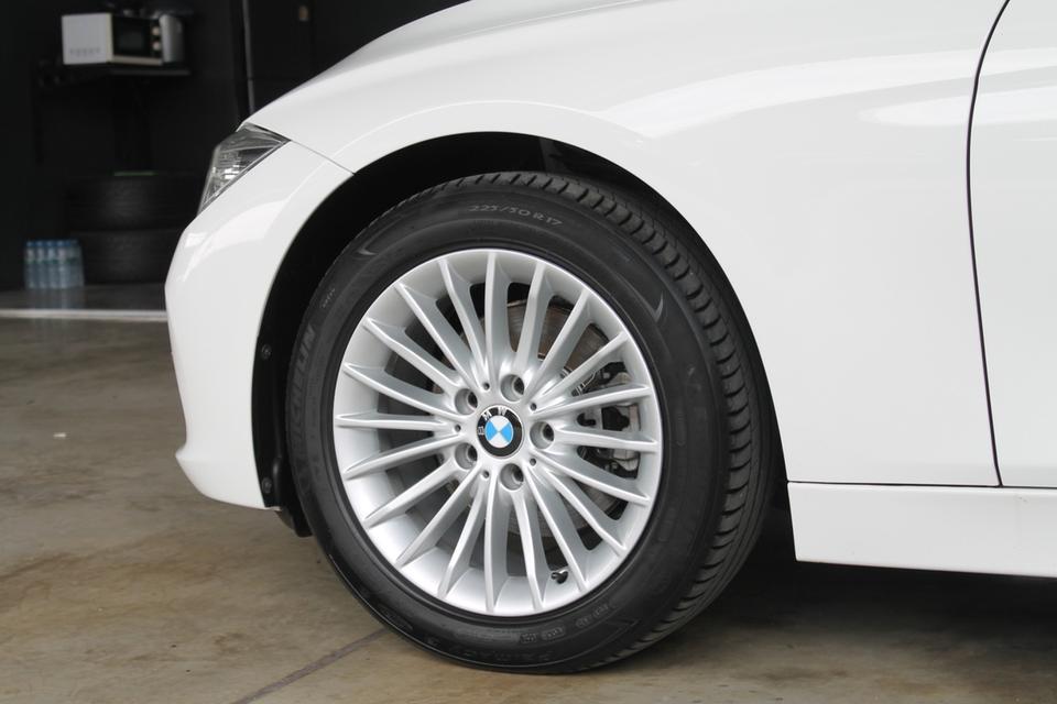 รหัสรถ BM3311 BMW 320d F30 Luxury 2017 11