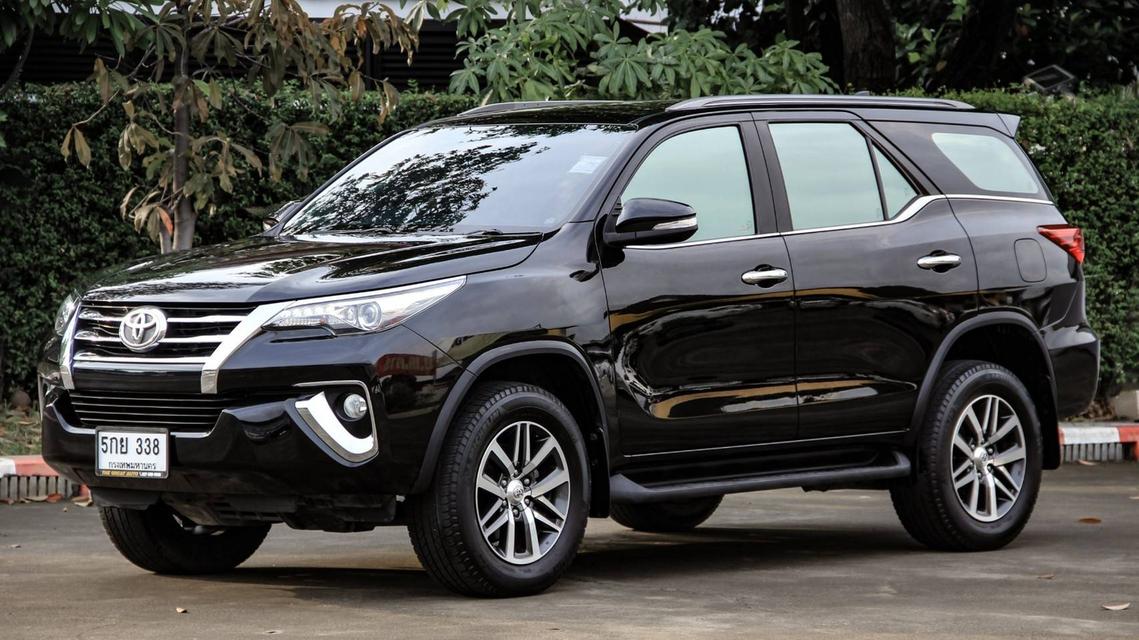 ขาย Toyota Fortuner 2.8v ปี16