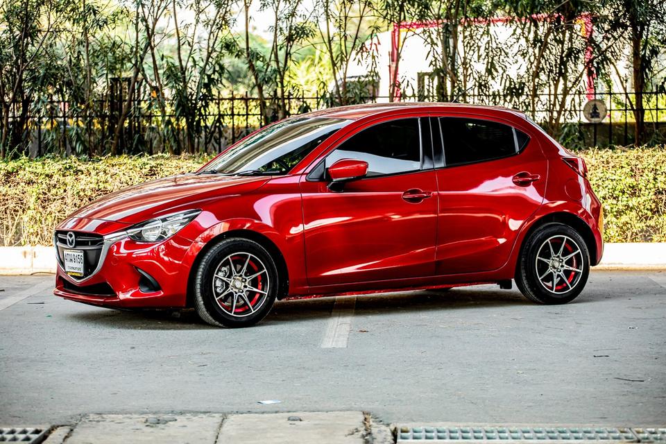 Mazda2 1.5 XD Sport ดีเซล  ปี 2015 สีแดง  11