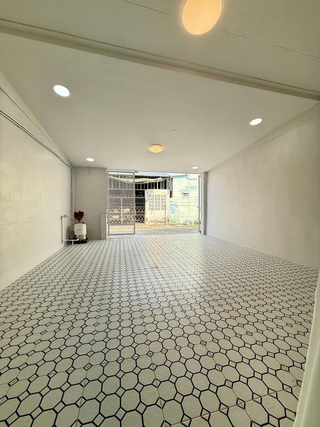 ทาวน์โฮมชั้นเดียว ติดตลาดไฟฟ้า เสม็ด แยกคีรี 7