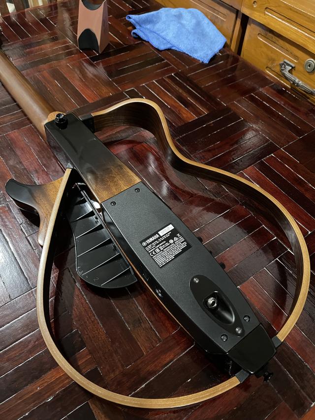 Yamaha SLG200s 6