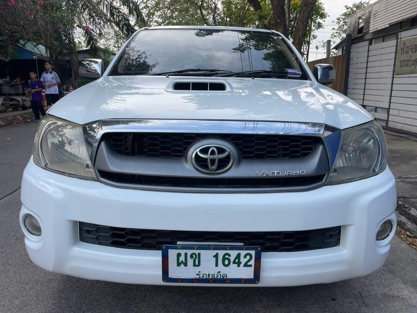 2010 toyota Vigo opencab  2.5 mt เกียร์ธรรมดา ขาย 175,000.-   เล่มพร้อม รถพร้อมใช้ เอกสารครบ จอดมีนบุรี เสรีไทย กทม  สอบถาม 085 33 7 5537 2