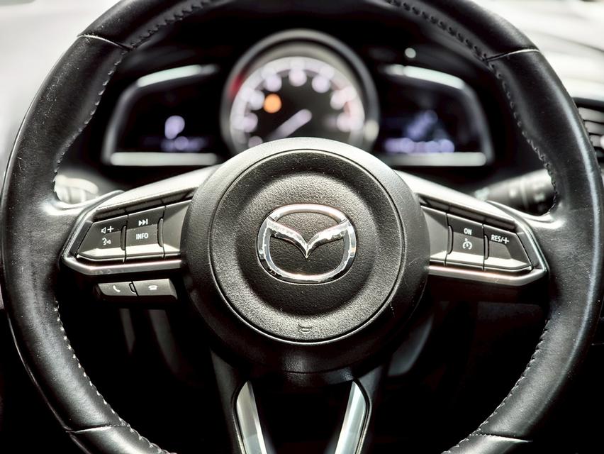 รหัสรถ CBLX523 MAZDA3 2.0S SPORT 2017 17