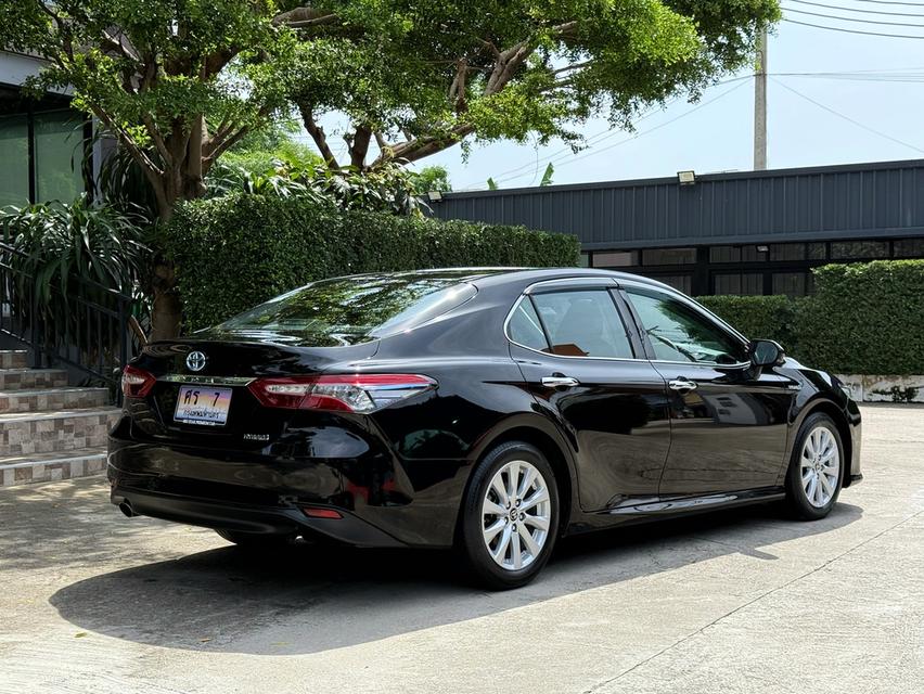 2020 TOYOTA CAMRY HV PREMIUM รถมือเดียวออกป้ายแดง รถวิ่งน้อย เข้าศูนย์ทุกระยะ ไม่เคยมีอุบัติเหตุครับ