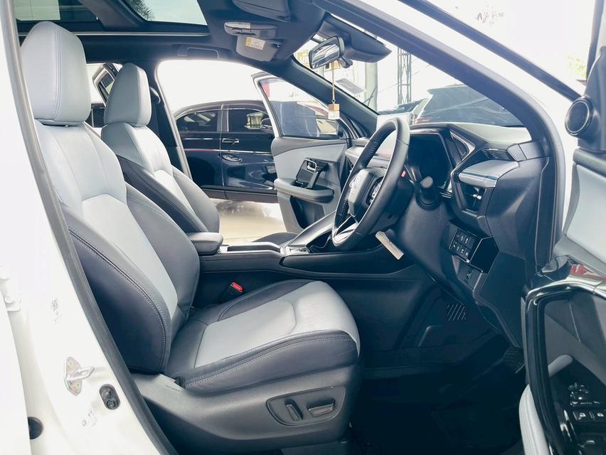 Toyota Yaris Cross HEV Premium Luxury ปี24 แท้ วิ่ง8พันโลแท้ รูปที่ 15