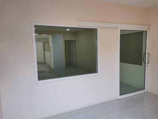 ให้เช่า บ้านเดี่ยว เนื้อที่ 200 ตร.วา ซอยพหลโยธิน30 มีบริเวณสวนร่มรื่นเหมาะอยู่อาศัย เดินทางสะดวก 14