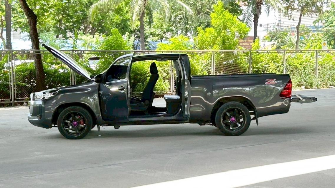 Toyota Hilux Revo Smart Cab 2.4 Entry Z Edition MT ปี 2022 รถกระบะแคปเปิดได้ รถสวยมือเดียว  8