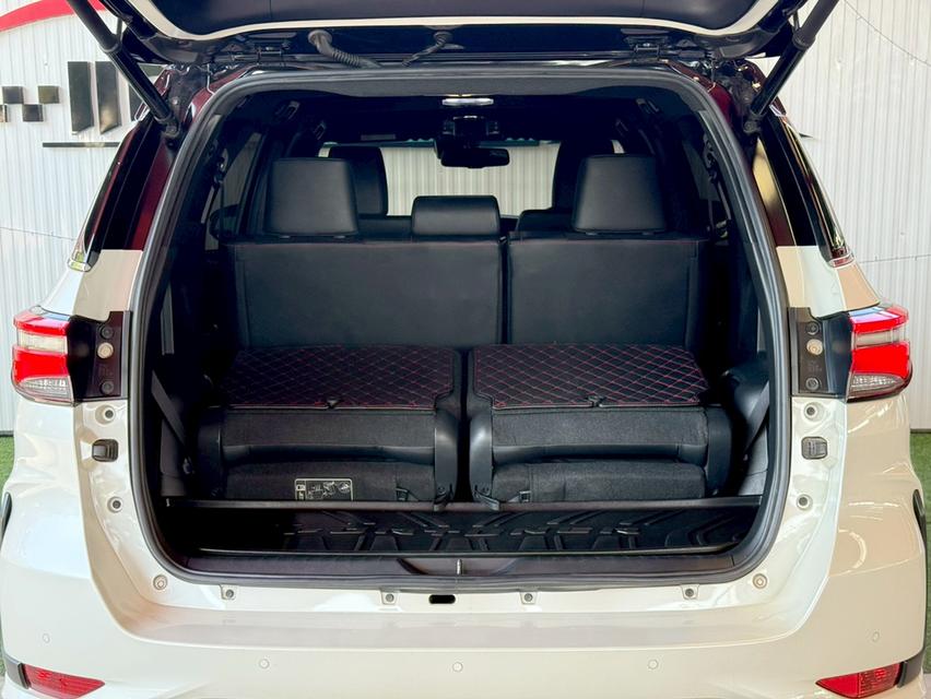 FORTUNER FORTUNER 2.8 GR Sport (Black Top) ปี2022 รูปที่ 15