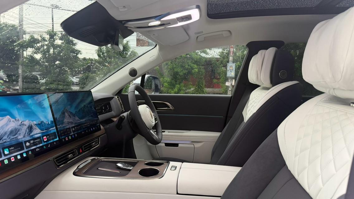 2026 Honqi hs9 สีขาว Milage 258 KM สภาพป้ายแดงทุกประการ ออกศูนย์มา 5 วัน ไฟฟ้าล้วน วิ่งได้ 685 KM Rolls-Royce เมืองจีน รูปที่ 6