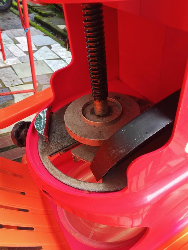 เครื่องไสน้ำแข็งเกล็ดหิมะ บิงซู สีแดง รุ่น Well (หรือที่รู้จักในชื่อเครื่องทำบิงซูสไตล์ไต้หวัน) รูปที่ 7