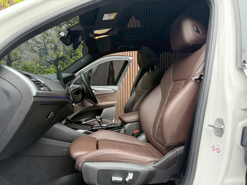BMW X3 xDrive20d M Sport ปี 22 Lci สวยสุดในรุ่น สภาพป้ายแดง เข้าศูนย์ทุกระยะ รูปที่ 9