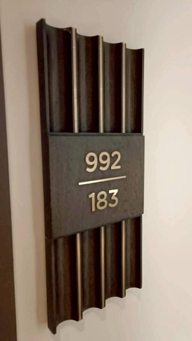 The Esse Sukhumwit 36  43 sqms 1 bedroom 1​ bathroom​  24th floor  Sale 15,900,000 baht Rent 50,000/month Line ID : kingrice79 8