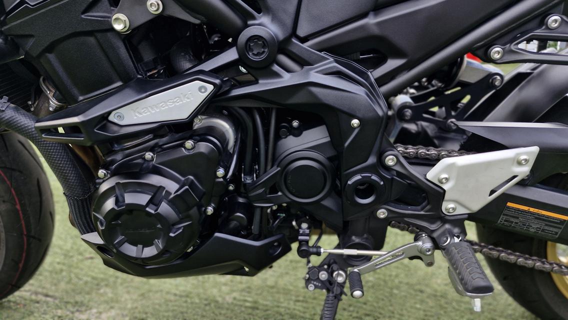 Kawasaki Z 900. SE REFINED 12