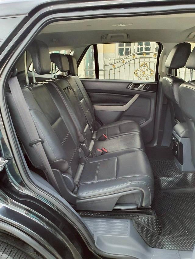 #FORD EVERREST 2.2 TITANIUM 2WD ปี 2017 สีดำ✔️เกียร์ A/T #มีประกันชั้น1  ราคา 499,000 บาท สอบถาม 085 337  55  37 13