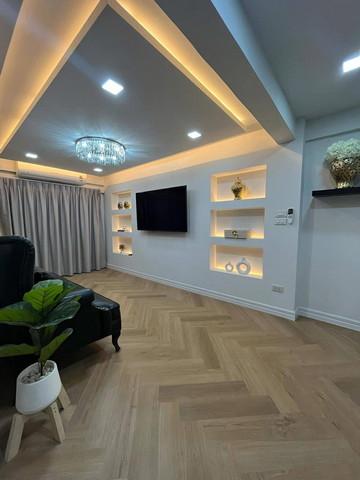 ทาวน์โฮม 5ชั้น ย่านห้วยขวาง 6ห้องนอน4ห้องน้ำ เนื้อที่ 16 ตรว. 385ตร.ม. มีเฟอร์พร้อมอยู่ 1