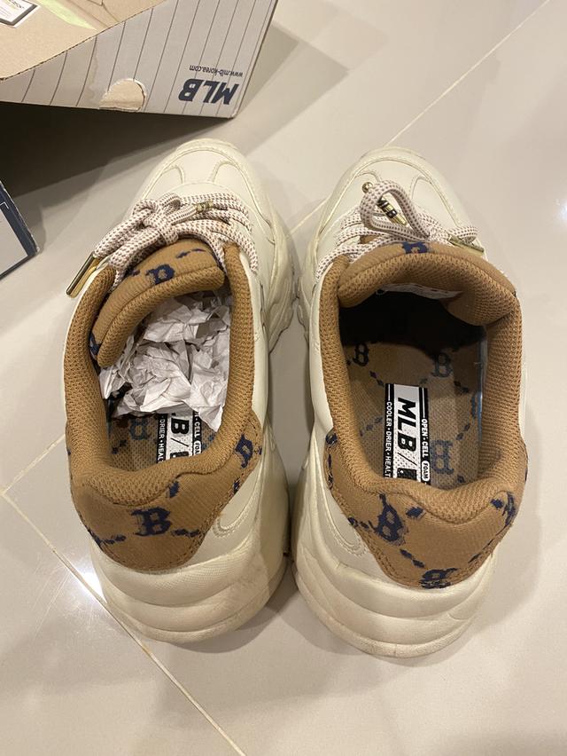 ขายรองเท้ามือสองสวยๆ 6