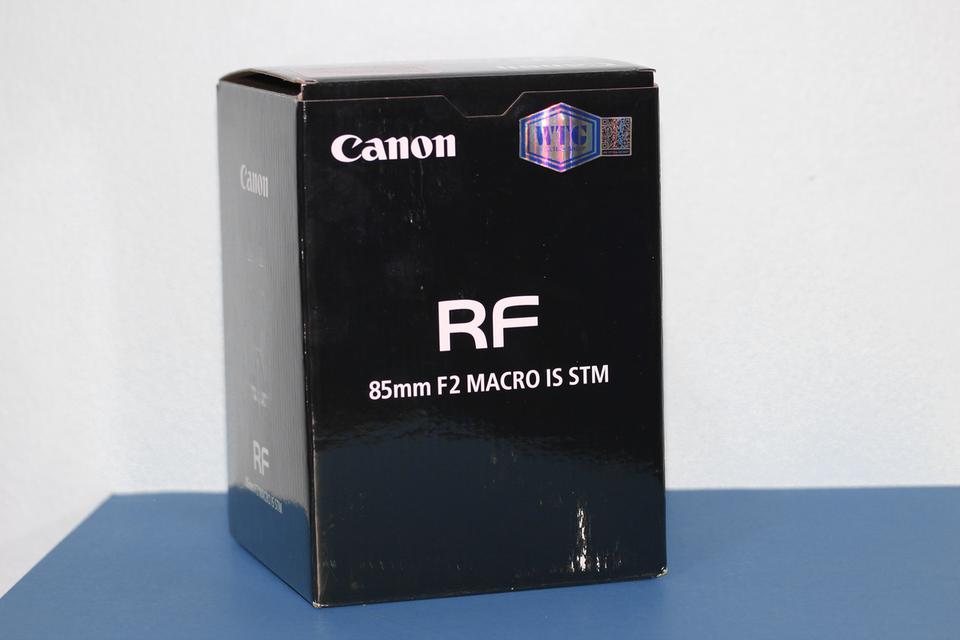 เลนส์ Canon RF 85mm f/2 Macro IS STM