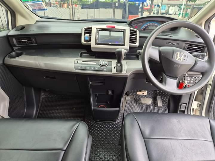 Honda Freed ปี 2011 7