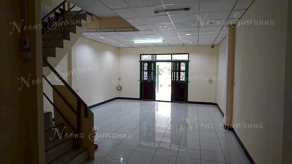 บ้านทาวเฮ้าส์ 2 ชั้น 23 ตารางวา 9