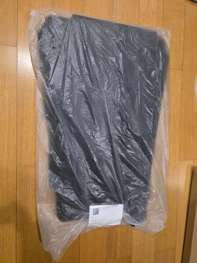 [FOR SALE] Genuine Tesla Model Y Floor Mats (พรมพื้นรถยนต์ Tesla Model Y ของแท้) รูปที่ 3