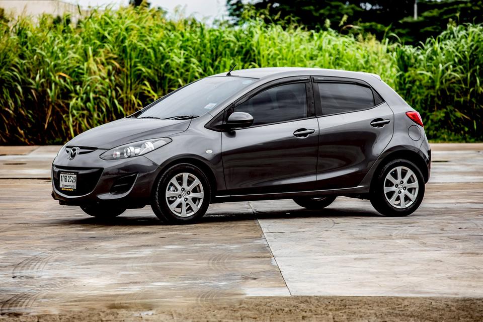 Mazda2 1.5 Groove Sport ปี 2013 สีเทา มือเดียวป้ายแดง 11